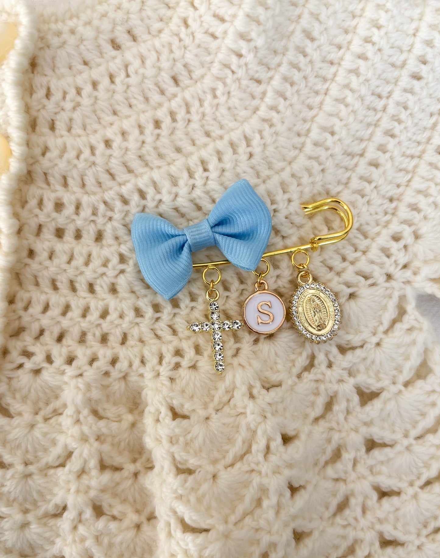 Personalised Gold Bow pin Keepsake